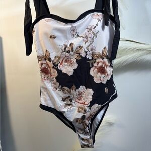 (04)Floral One-Piece Swimsuit in Black & White with Pink Roses